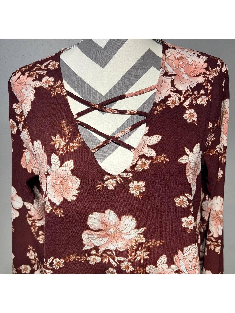 Maroon blouse - Picture 2 of 4